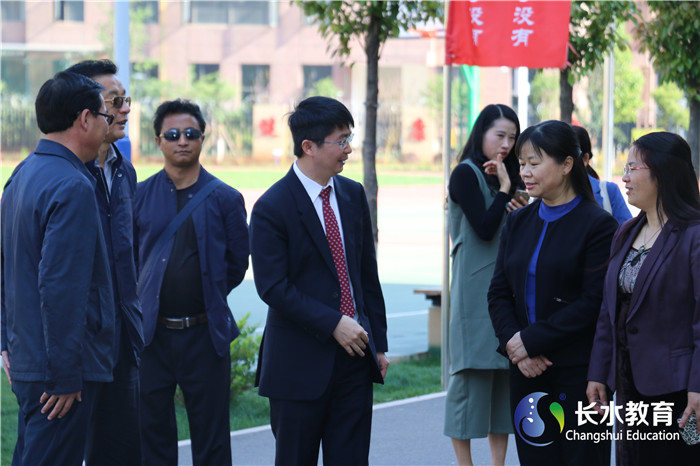 副州长李燕兰莅临云南衡水实验中学慰问迪庆藏族自治州民族班师生|长